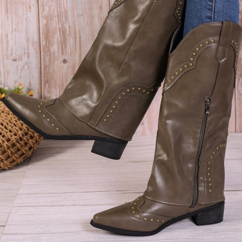Cowgirl Boots. Size 7 1/2. $17.50